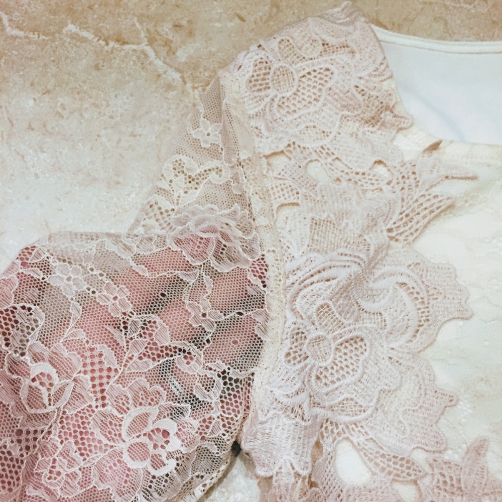 NWOT Anthropologie cream lace shirt, size XS - Picture 4 of 7